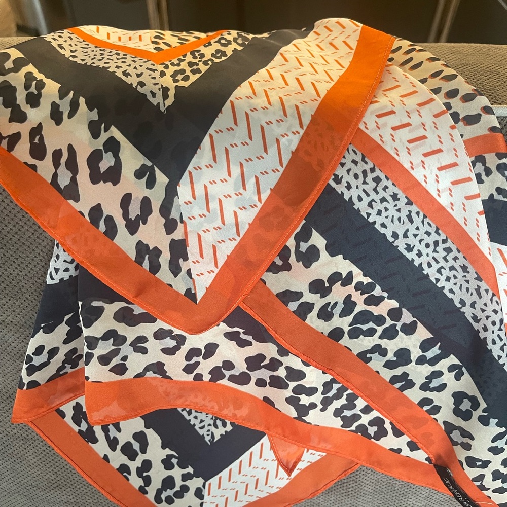 Small square banana republic scarf